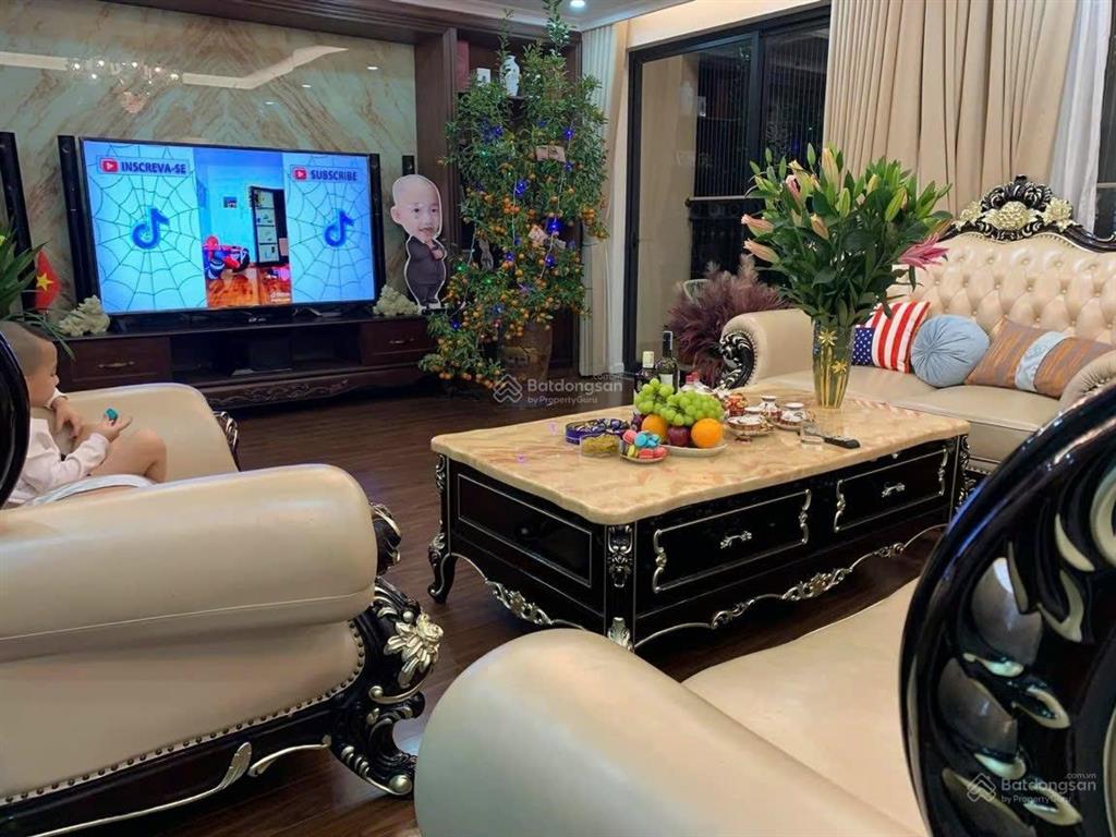 Tôi chính chủ bán ch 2pn2wc, dt 72m2, tòa rivera park 69 vũ trọng phụng, giá 6,4 tỷ. 0523 681 ***