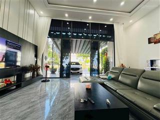 Bán căn shophouse dtsd 154m2 ngang 8m vỉa hè rộng, toà nhà xh1 vcn phước long 2 nha trang