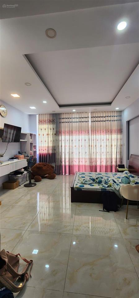 Bán nhà đường 24 kdc bình phú 5x24 4 lầu mới tinh có thang máy