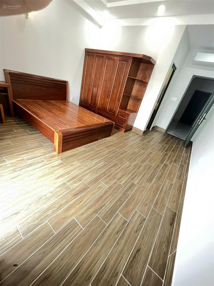 Nhà mới 95% đường 23 kdc bình phú 4,5x20m, 4 lầu