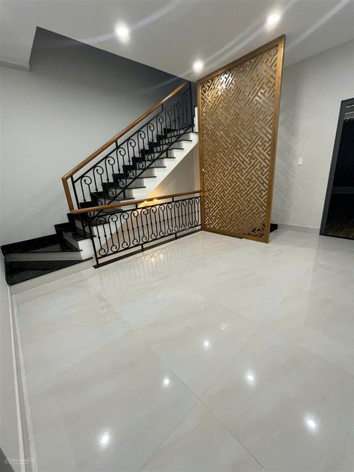 Bán nhà kdc bình phú 5x24 quận 6 sát metro có thang máy