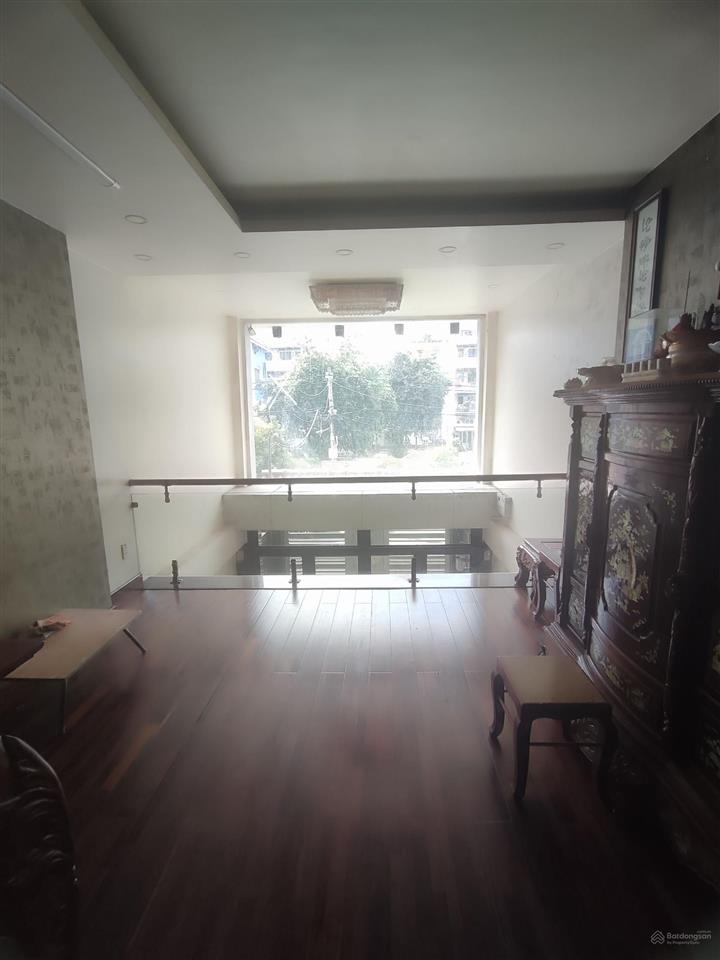 Mặt tiền chợ lớn 4x20m 3 tấm rưỡi giá tốt