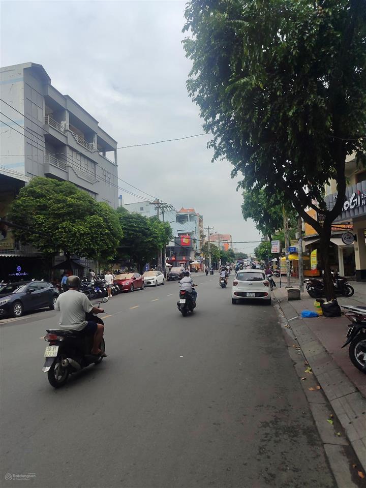 Mặt tiền chợ lớn 4x20m 3 tấm rưỡi giá tốt