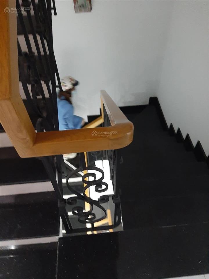 Mặt tiền đường 64 đối diện công viên 4x17 3 lầu