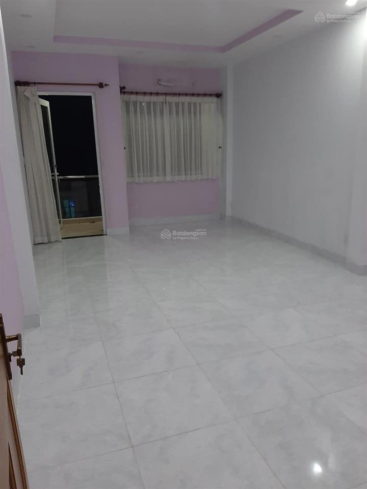 Mặt tiền đường 64 đối diện công viên 4x17 3 lầu