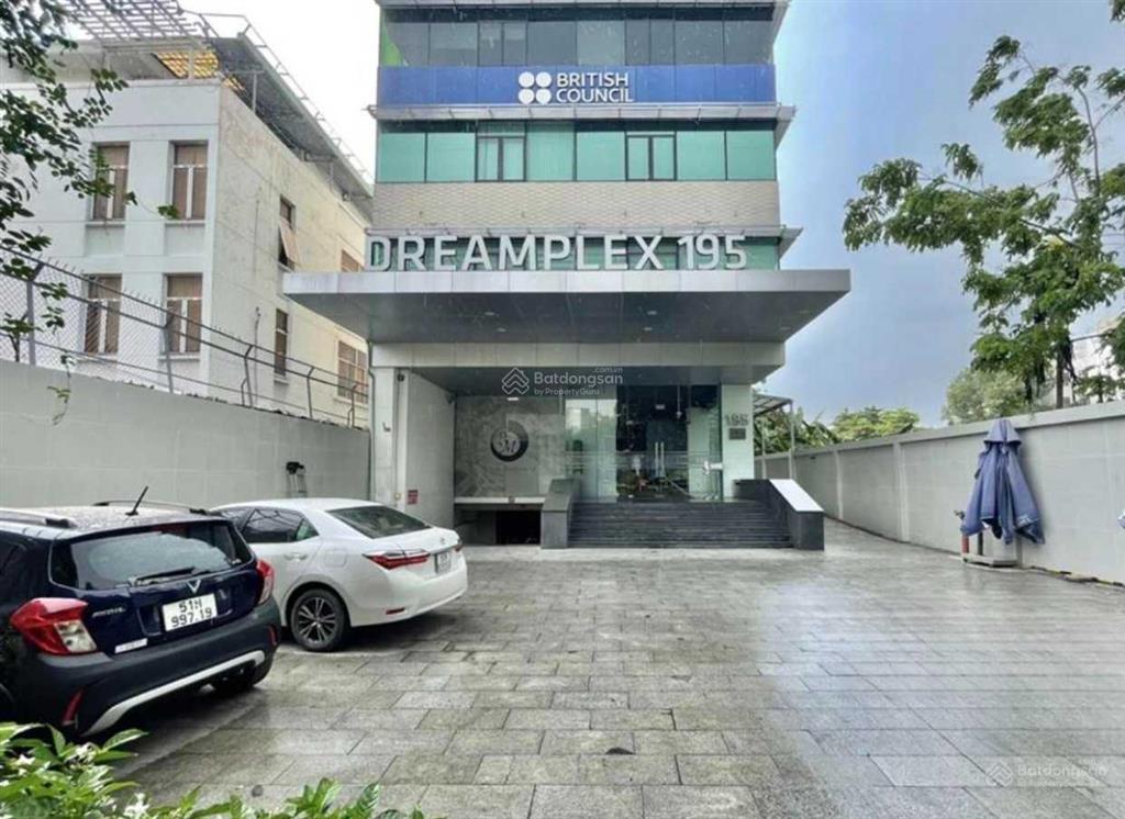 Cho thuê văn phòng dreamplex tower đường điện biên phủ bình thạnh dt 200m2.  0906 391 ***