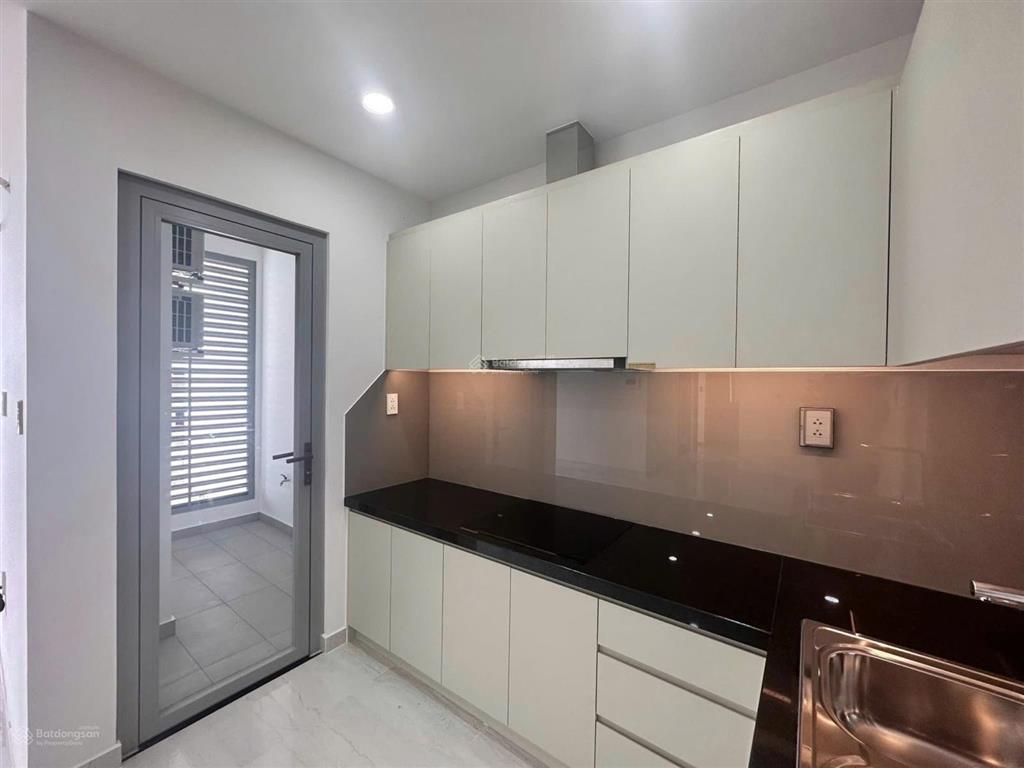 Rẻ nhất tòa căn hộ 1pn 52m2 tầng đẹp mát mẻ giá 6tr nhà mới.  0705 435 *** (xem nhà 24/7)