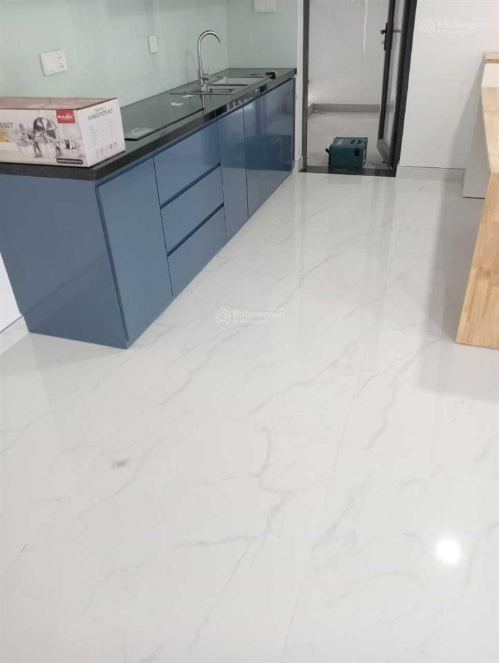 Bán căn hộ tầng trệt 3pn  3wc  2bancon, dt 120.7m2 diamond centery celadon