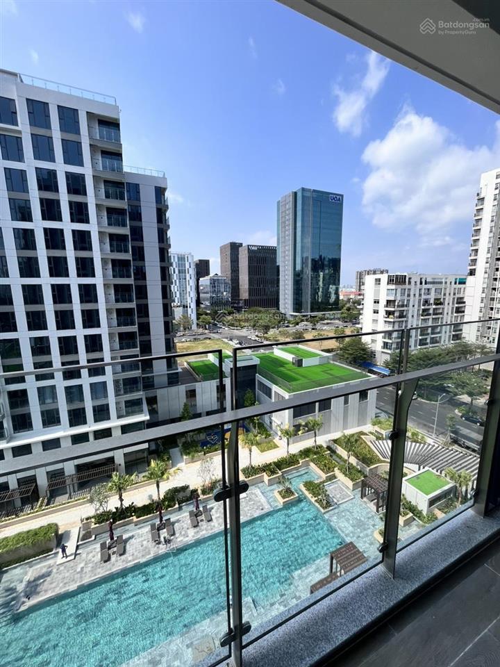 Bán nhanh căn 2pn 2wc, full nt, tầng cao view hồ bơi, đông nam tại cardinal court pmh, giá 8,1tỷ