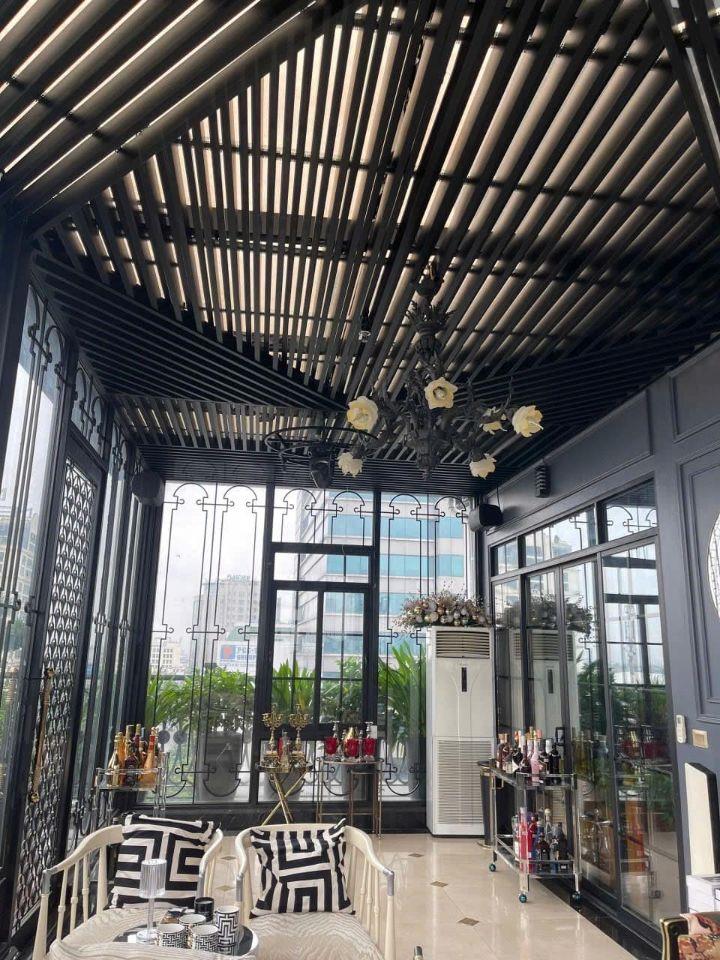 Bán Gấp Tòa Nhà Mặt Phố Nguyễn Văn Cừ 200m2, 1 Hầm 10 Tầng Nổi, Dòng Tiền 4 Tỷ/năm 142 Tỷ