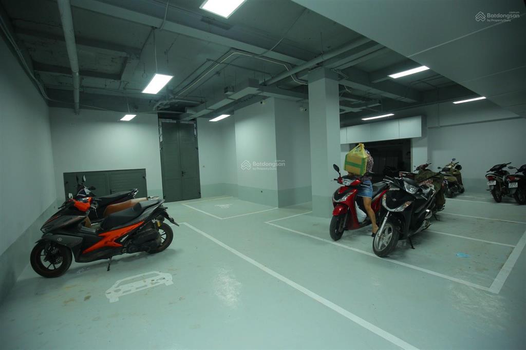 Gia đình chuyển đổi cần bán biệt thự 204 nguyễn tuân, dt 224m2, 6 tầng + 1 hầm, lô góc 3 mặt thoáng