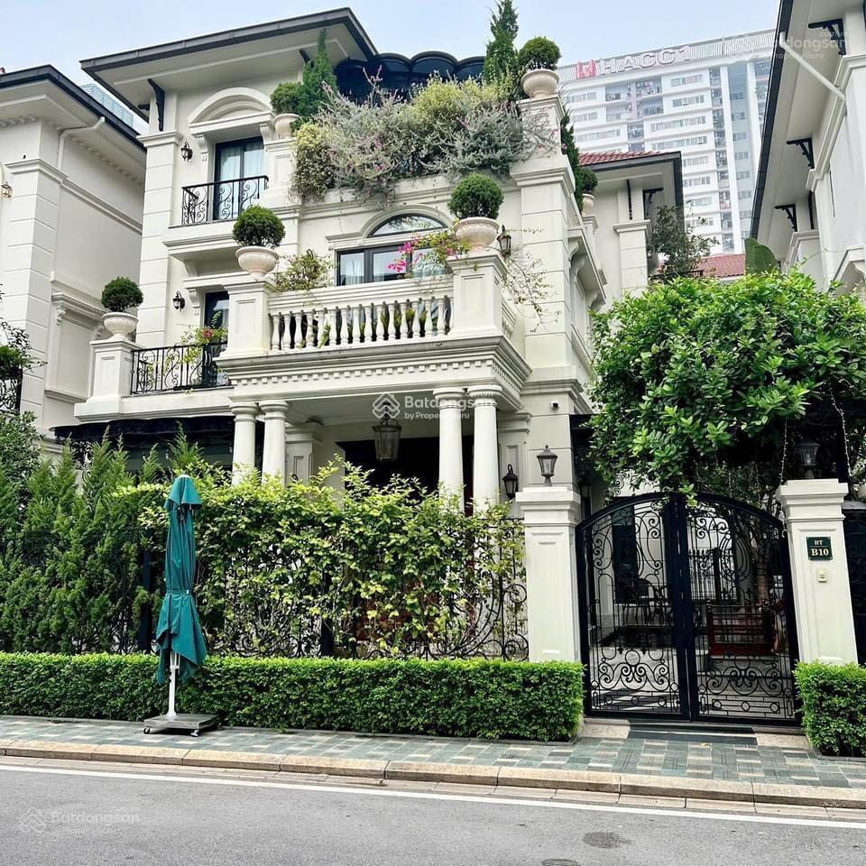 Bán biệt thự embassy garden, lô có vị trí đẹp, dt 240m2, giá tốt nhất