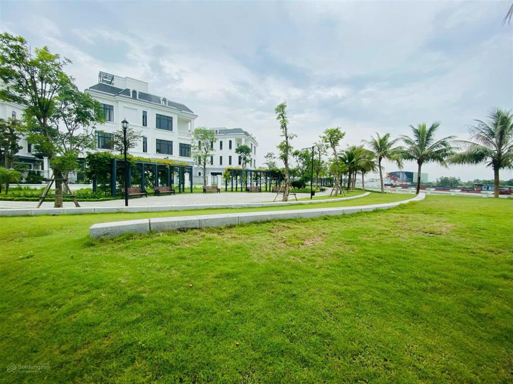 Song lập pari thô 200m2, đường thông, giá cực tốt chỉ 20 tỷ