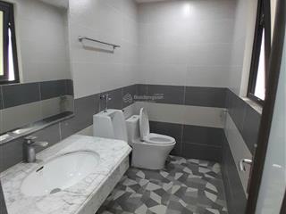 Cho thuê mặt bằng kinh doanh và văn phòng tại 104 khuất duy tiến tòa nhà 8 tầng 1 hầm