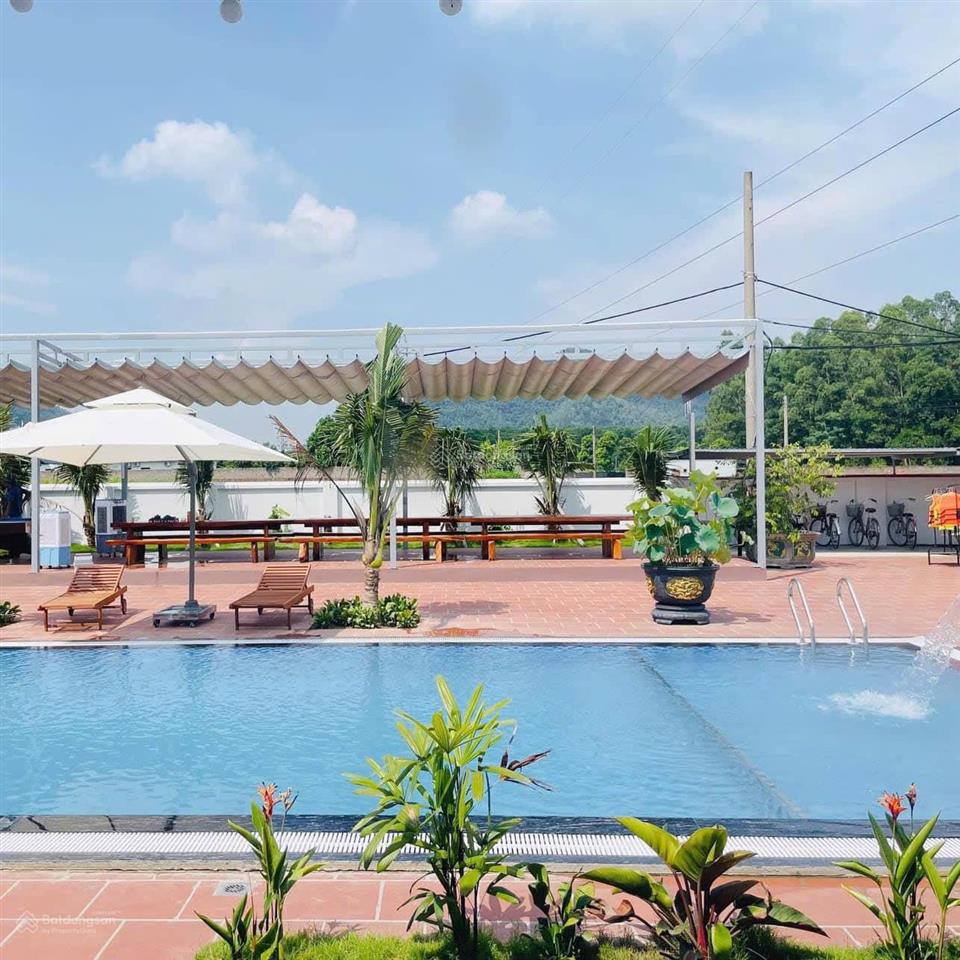 Bán villa 4000m2 để ở hoặc kinh doanh khu sinh thái minh trí  sóc sơn giá chỉ hơn 4 tr/m2