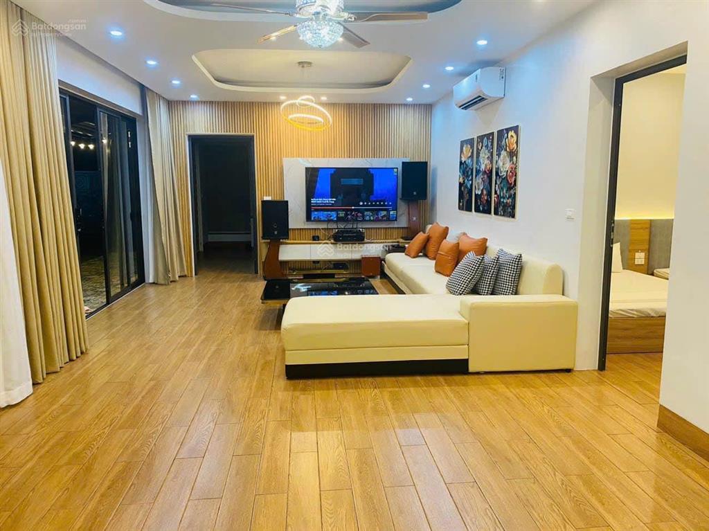 Bán villa 4000m2 để ở hoặc kinh doanh khu sinh thái minh trí  sóc sơn giá chỉ hơn 4 tr/m2