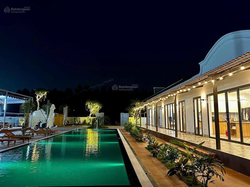 Bán villa 4000m2 để ở hoặc kinh doanh khu sinh thái minh trí  sóc sơn giá chỉ hơn 4 tr/m2