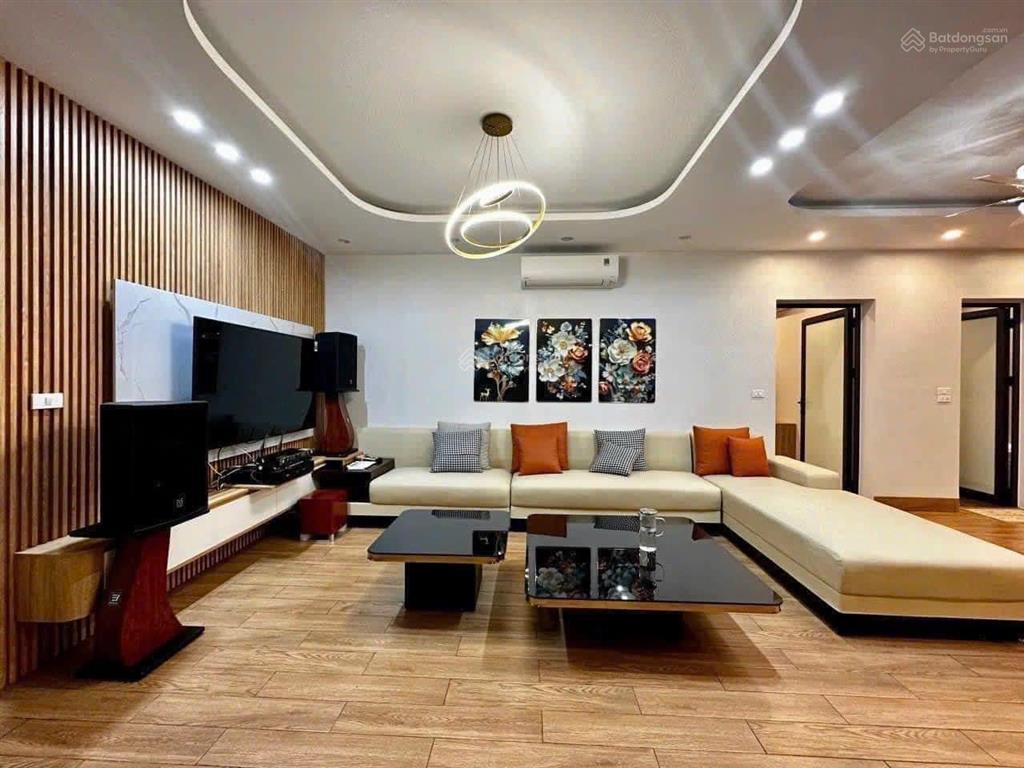 Bán villa 4000m2 để ở hoặc kinh doanh khu sinh thái minh trí  sóc sơn giá chỉ hơn 4 tr/m2