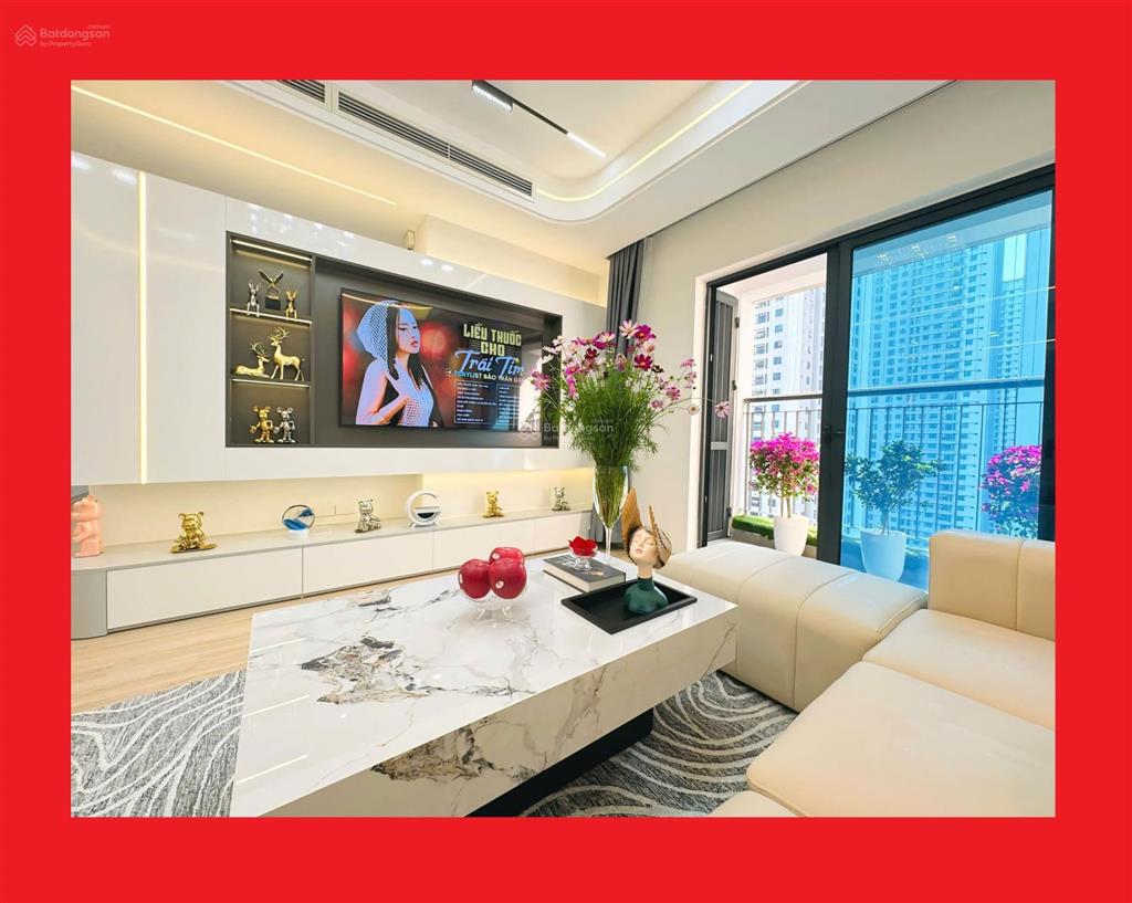 Tôi cần bán 2 căn hộ goldmark city, căn 2pn 5,35 tỷ và căn góc 3pn 6,3 tỷ, có sổ đỏ, hỗ trợ vay