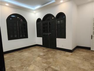 Cho thuê biệt thự 4 tầng diện tích 600m2 mặt tiền 15m mặt phố âu cơ, tây hồ, hà nội