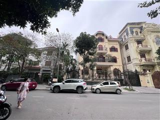 Thuận cần bán căn dinh thự vip tại an hưng 340m2 4 tầng 1 hầm mặt tiền 17m