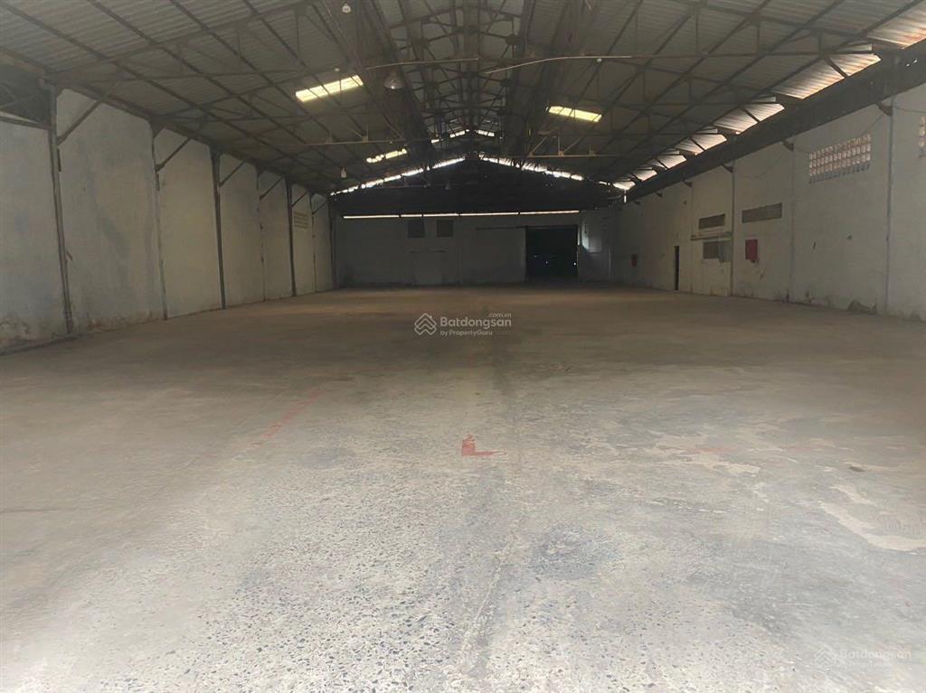 Cho thuê kho quận 6 gần khu chợ lớn (kho mới, đẹp, đạt chuẩn, xe container tới cửa kho).