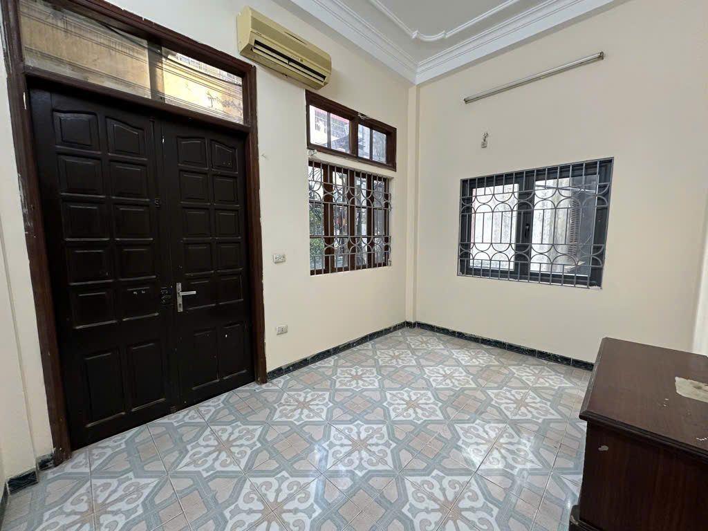 Bán Nhà Giáp Bát - Hoàng Mai , DT 44M2 , Gia Nhỉnh 7 Tỷ , Lo Góc , 2 Thoáng 