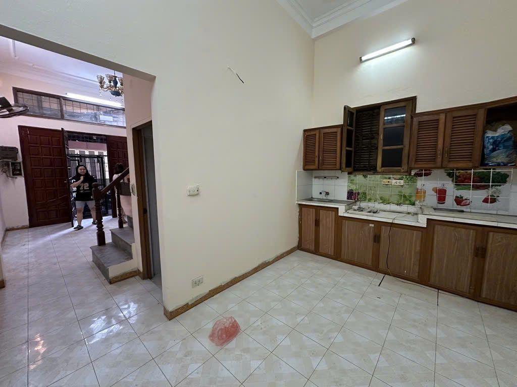 Bán Nhà Giáp Bát - Hoàng Mai , DT 44M2 , Gia Nhỉnh 7 Tỷ , Lo Góc , 2 Thoáng 