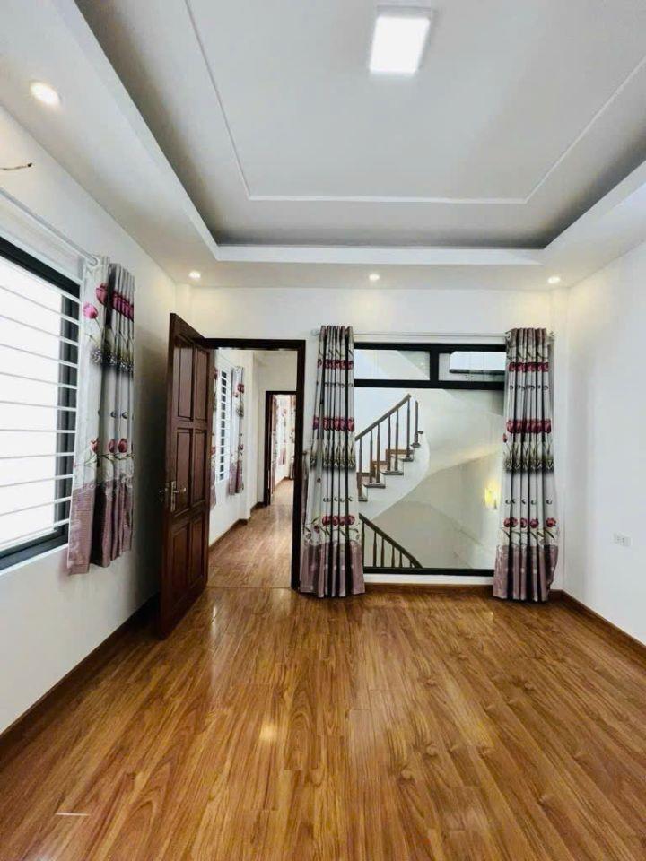 Bán Nhà Đại Từ-Hoàng Mai , DT50m2 ,Giá hơn 11Tỷ ,Ngõ Thông ,Kinh doanh