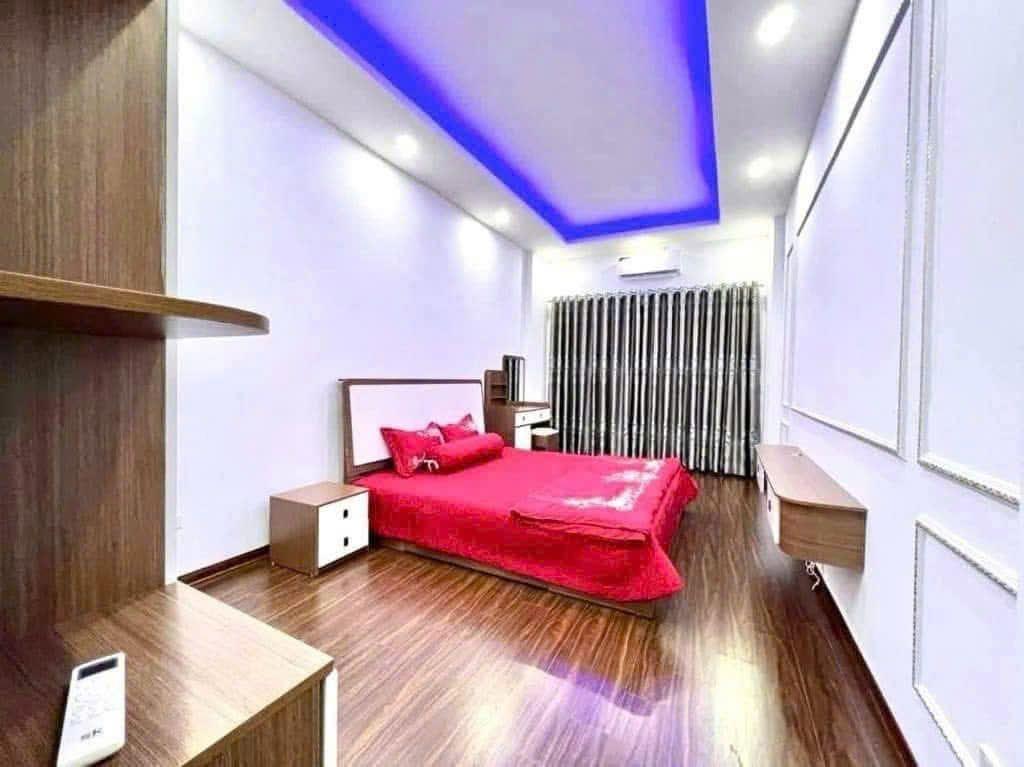 Bán Nhà Lê Trọng Tấn -TX , DT 48m, MT4m , Giá hơn 10 Tỷ , Oto Đỗ Cửa