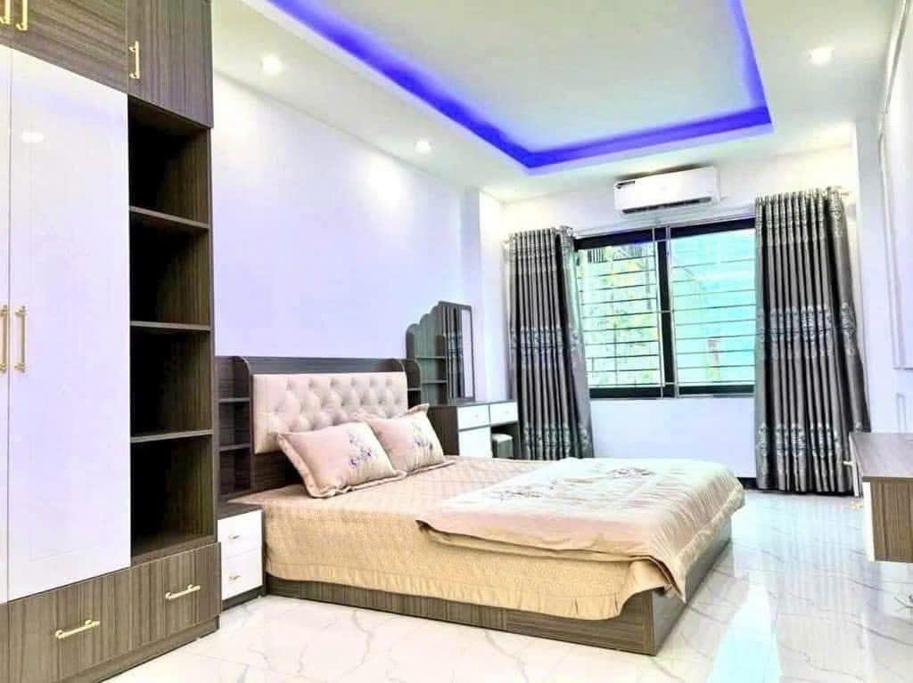 Bán Nhà Lê Trọng Tấn -TX , DT 48m, MT4m , Giá hơn 10 Tỷ , Oto Đỗ Cửa