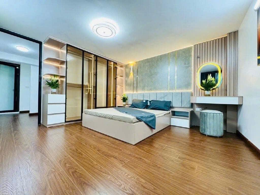 Bán Nhà Lê Trọng Tấn -TX , DT 48m, MT4m , Giá hơn 10 Tỷ , Oto Đỗ Cửa