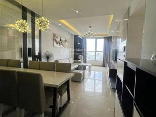 Cần bán căn hộ the prince, phú nhuận, 109m2, 3pn, lầu trung, đã có sổ, giá 8,8 tỷ.  0976 028 ***