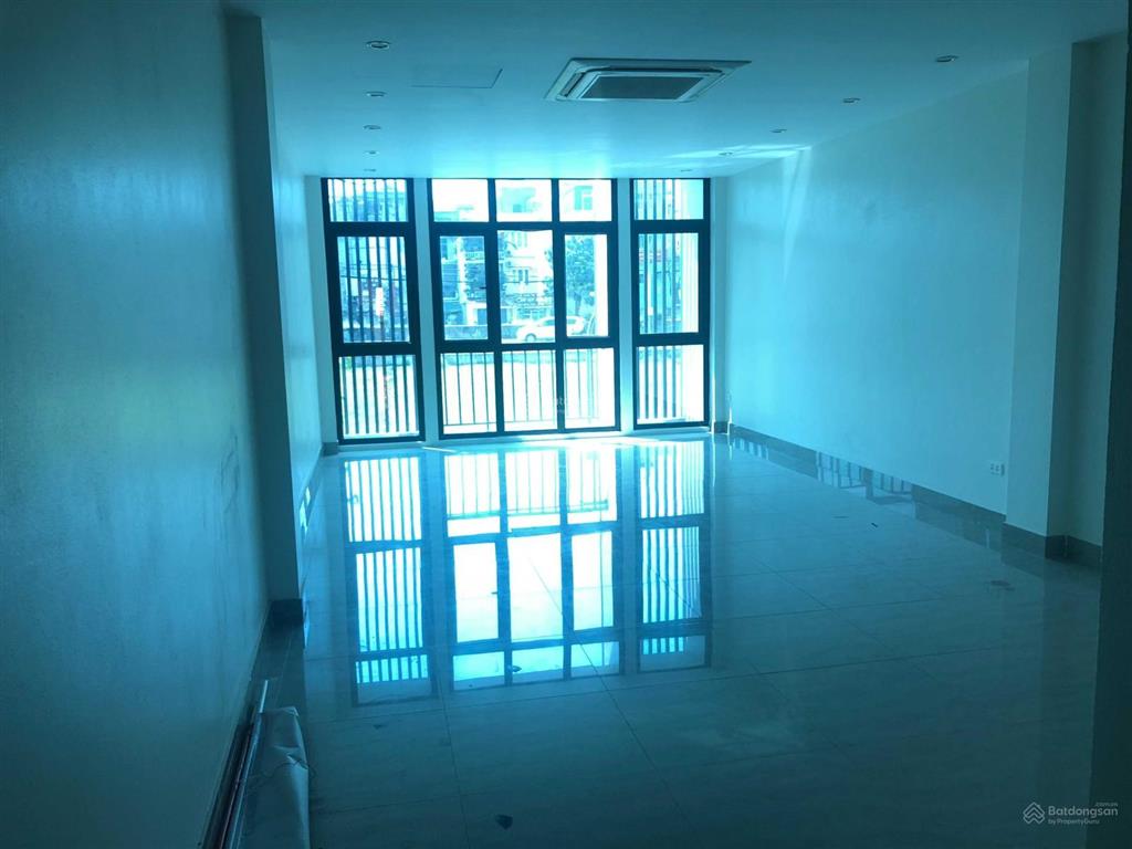 Cho thuê vp ô tô đỗ cửa 14/1 ngọc lâm, đối diện đê, cách cầu chương dương 300m, giá 3tr 0913 345 ***