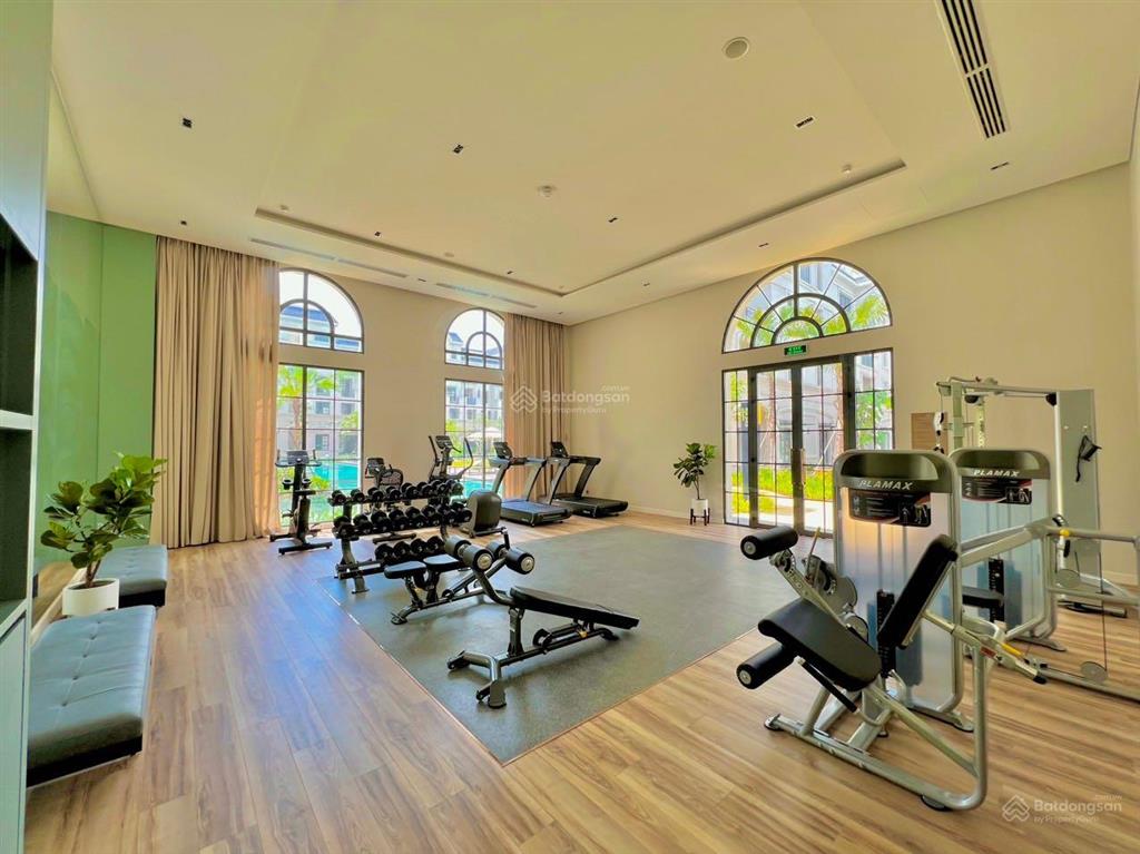 Bán biệt thự đơn lập kiểu pháp vị trí góc siêu đẹp, mặt tiền đường lớn 30m, giá tốt dự án