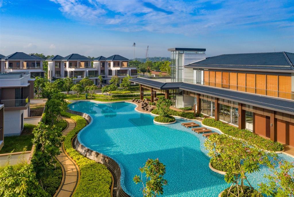 Bán biệt thự đơn lập kiểu pháp vị trí góc siêu đẹp, mặt tiền đường lớn 30m, giá tốt dự án