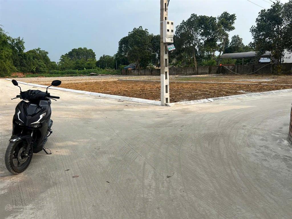 Bán nhanh lô góc 199m² trung tâm xã gần công nghệ cao hòa lạc giá loanh quanh 20 triệu/m2