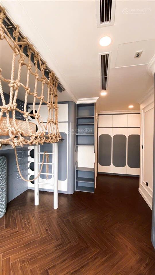 Góc bán nhà chuyển nhượng gấp căn hộ 4 phòng ngủ tòa park 3, nội thất hiện đại. giá thương lượng!