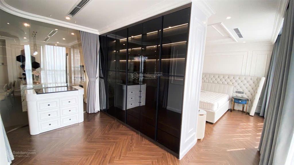 Góc bán nhà chuyển nhượng gấp căn hộ 4 phòng ngủ tòa park 3, nội thất hiện đại. giá thương lượng!