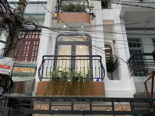 Cần bán gấp nhà trần tuấn khải, p5, q5, dt 67,5m2, gần chợ hoà bình, cho thuê 33tr, giá 3 tỷ 450tr.