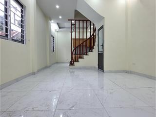 2.88 tỷ, nhà ngay đông la, 40m2, 100m ra chợ dân sinh, 50m ra chỗ để ô tô 0946 393 ***