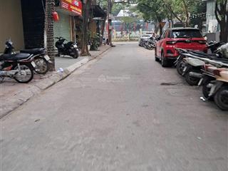 Bán nhà trần quý kiên gần trần đăng ninh, cầu giấy 42m2, 3 thoáng, oto ngủ trước cửa, 10 tỷ 9