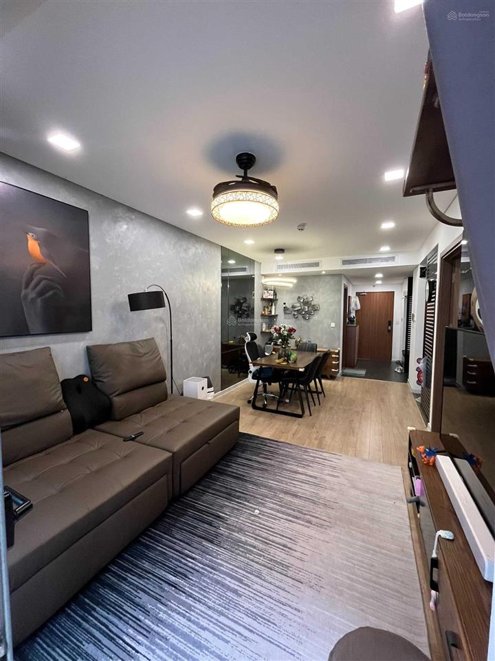 Gia đình tôi cần bán căn 80.3m2 tầng 9 dự án hà nội center point ban công view lê văn lương