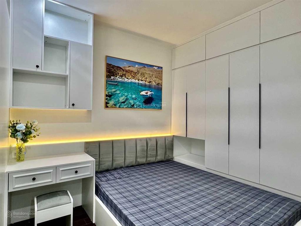 Gia đình tôi cần bán căn 80.3m2 tầng 9 dự án hà nội center point ban công view lê văn lương