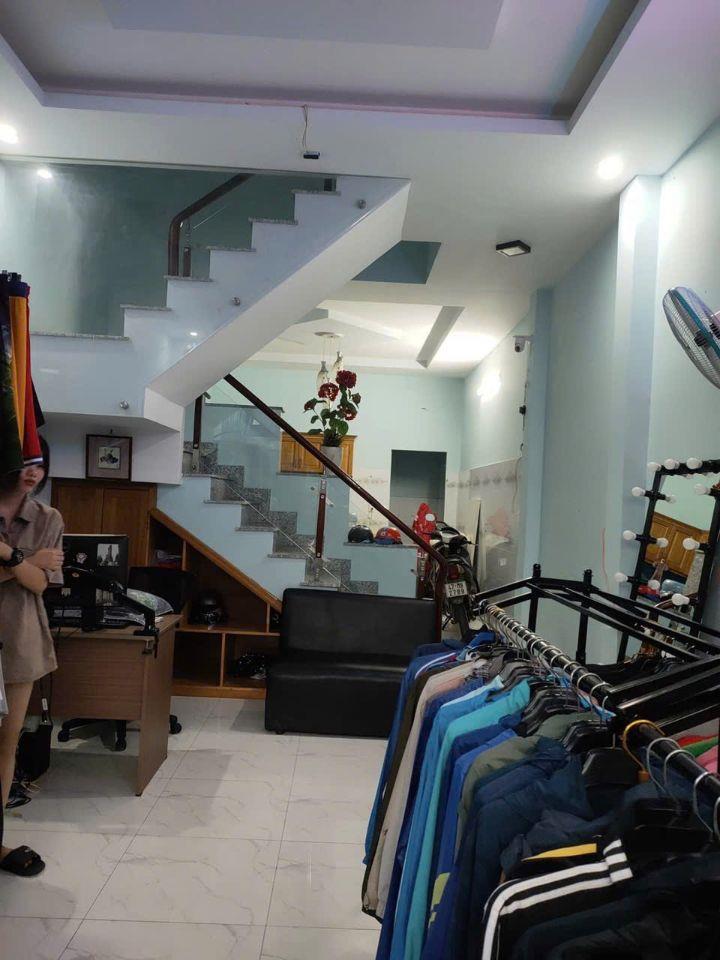 Cần bán gấp nhà đường HOÀNG HỮU NAM P.long Thạnh Mỹ Q9,60m2,4 tầng lầu  giá chỉ 6 tỷ .
