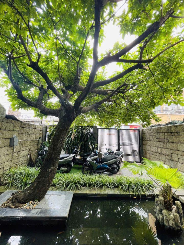  Cần bán gấp nhà mặt tiền đường Lê Văn Việt.p TNPA. Q9,185m2..,3tầng 17 tỷ