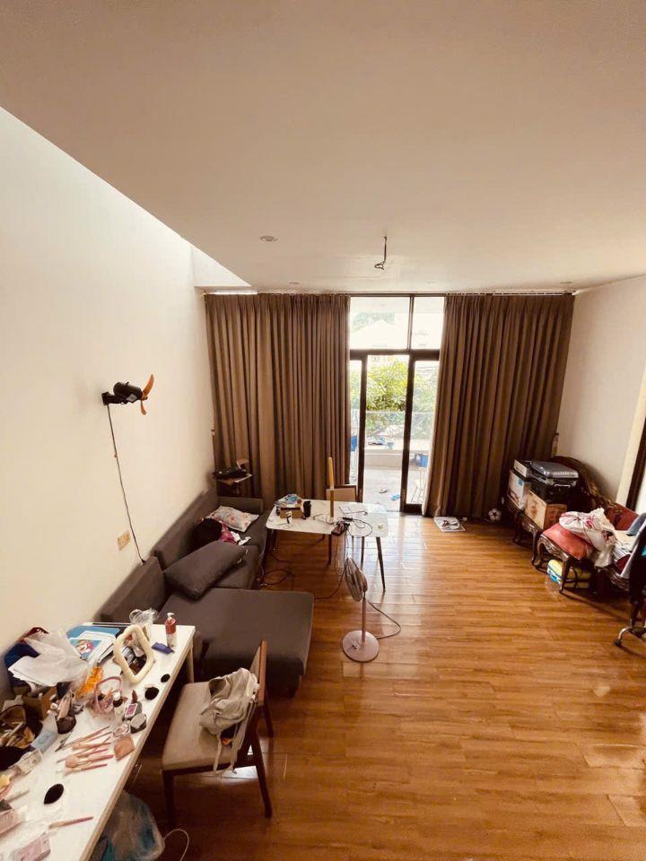  Cần bán gấp nhà mặt tiền đường Lê Văn Việt.p TNPA. Q9,185m2..,3tầng 17 tỷ