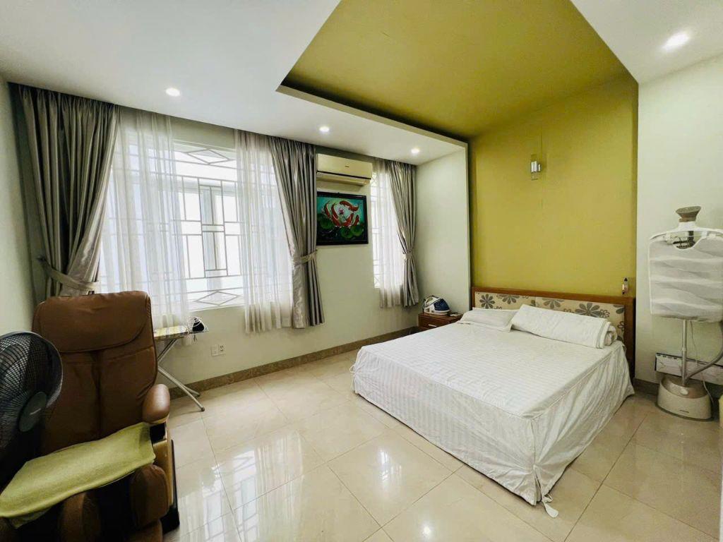  Cần bán gấp nhà mặt đường 385 phường Tăng Nhơn Phú A. Q9,243m2..,3tầng,19 tỷ