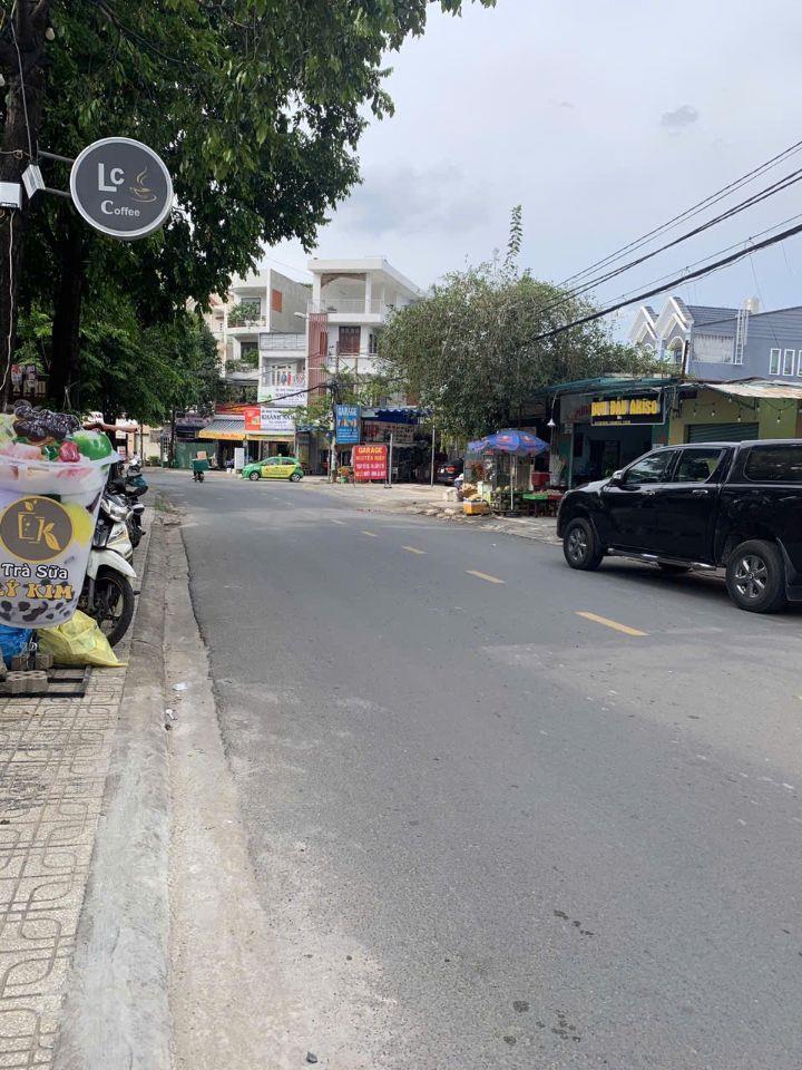 Cần bán gấp nhà mặt đường Làng Tăng Phú phường Tăng Nhơn Phú A Q9…79m2,…1 tầng lầu  giá chỉ 9,5 tỷ .
