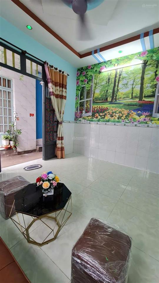 Nhà lầu mới tinh, 4 phòng ngủ, sổ hồng riêng, cách đường nhựa 50m, giá 1,82 tỉ